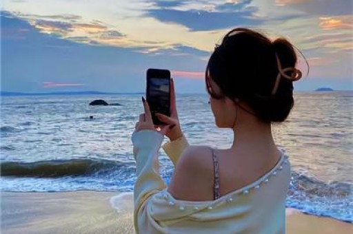 一天3大瓜！带着女儿偷腥、偷税漏税、滞留迪拜件件荒唐可笑